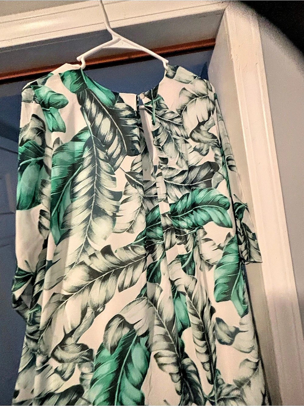 Eva Mendes Floral Maxi Dress in Green & White Size Small Like New